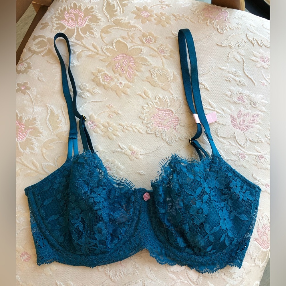 Victoria's Secret Teal Lace Underwire Bra green-blue
